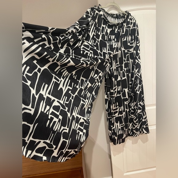 Chic Wide Leg Jumpsuit in Orange and Black - Picture 9 of 10